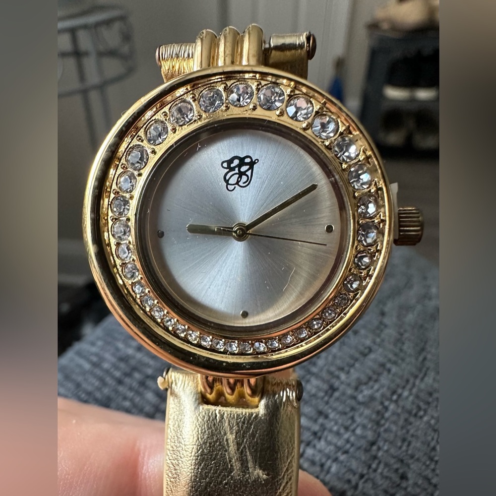 Woman’s Elizabeth Taylor White Diamonds watch.